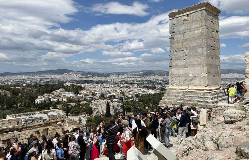 Acropolis crowd
