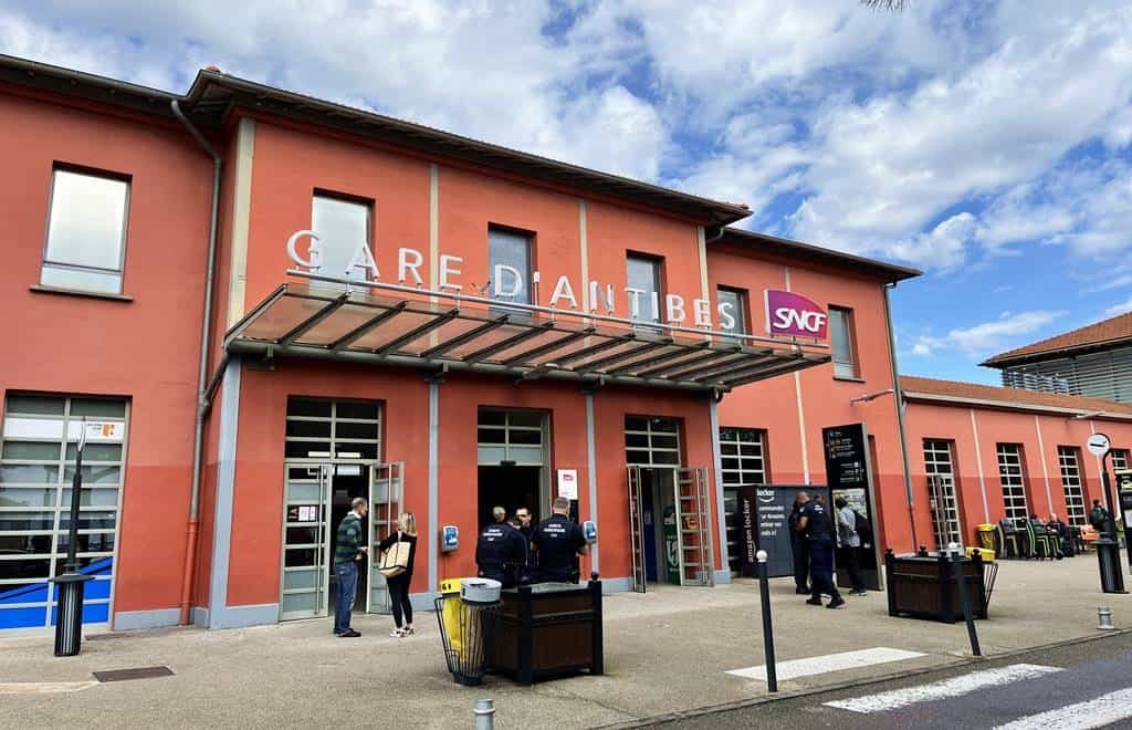 Antibes Train Station - Gare d'Antibes