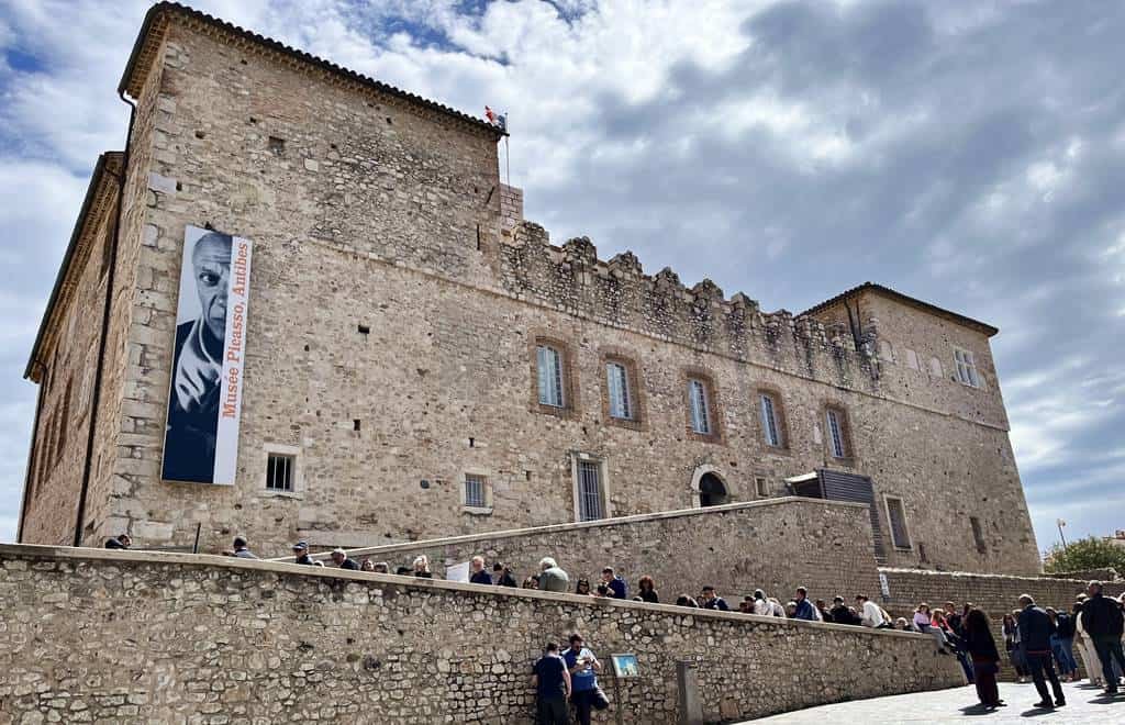 Picasso Museum Antibes crowd