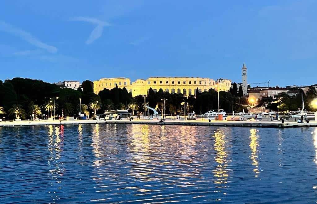Pula Arena at night